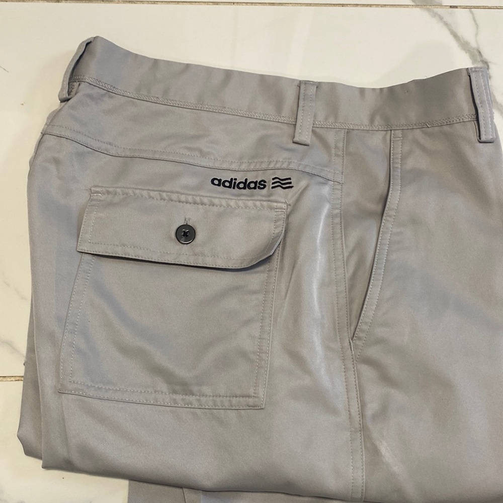 Adidas 👖